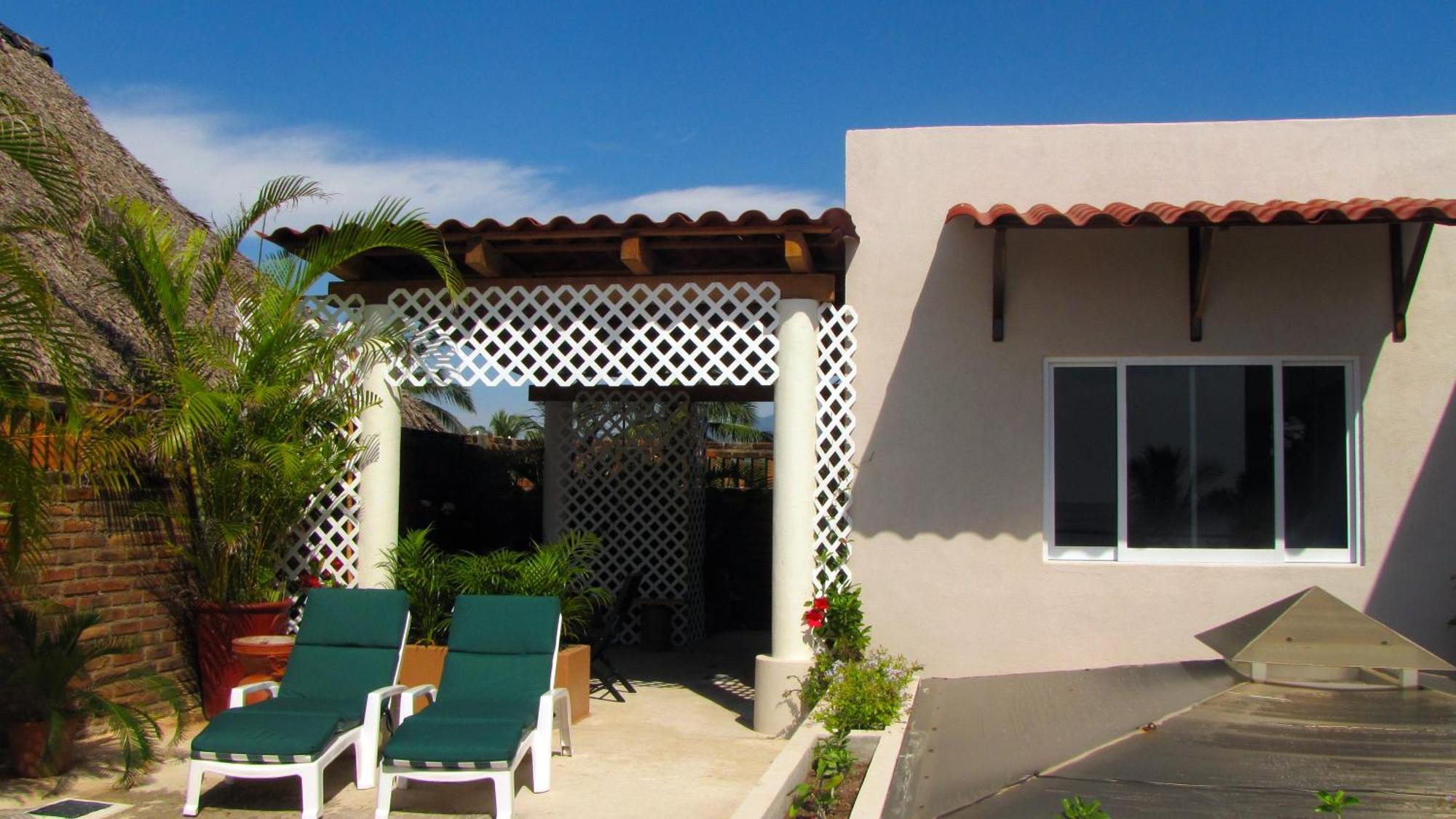Hotel La Paloma Oceanfront Retreat à San Patricio - Melaque Chambre photo