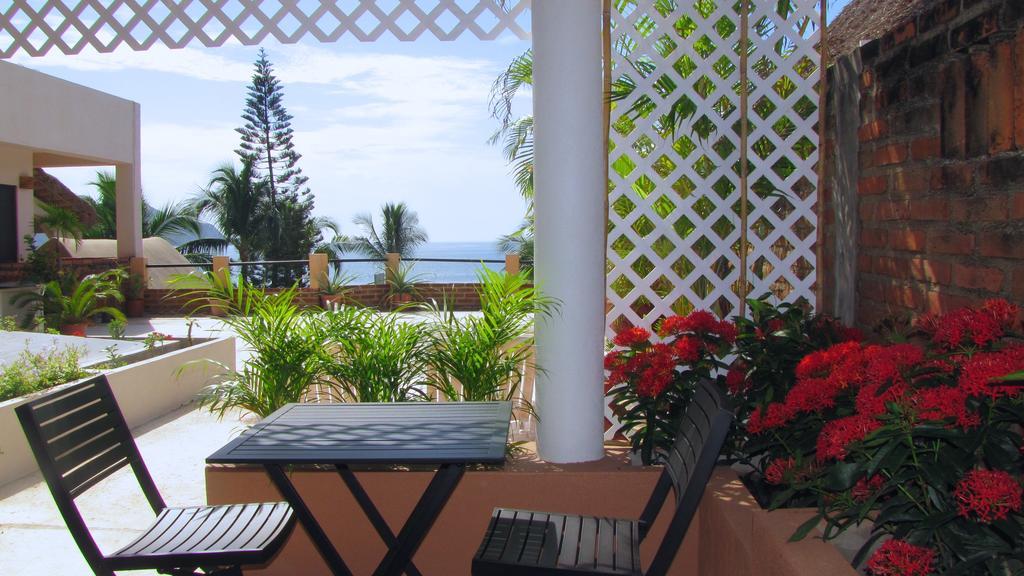 Hotel La Paloma Oceanfront Retreat à San Patricio - Melaque Extérieur photo