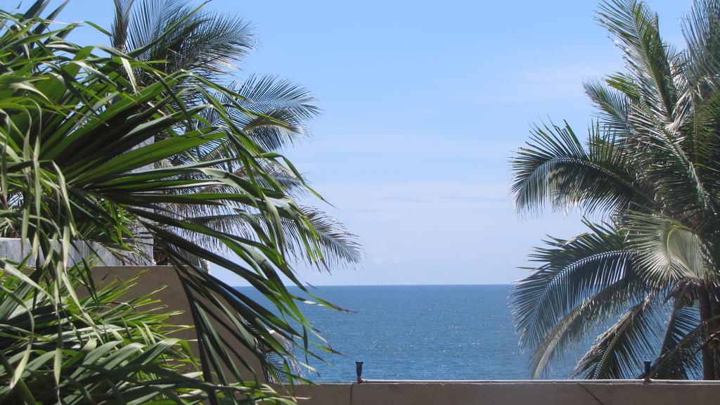 Hotel La Paloma Oceanfront Retreat à San Patricio - Melaque Chambre photo